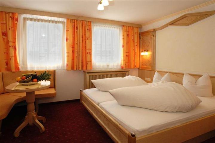 Hotel Kristall B&B Ischgl Exterior foto